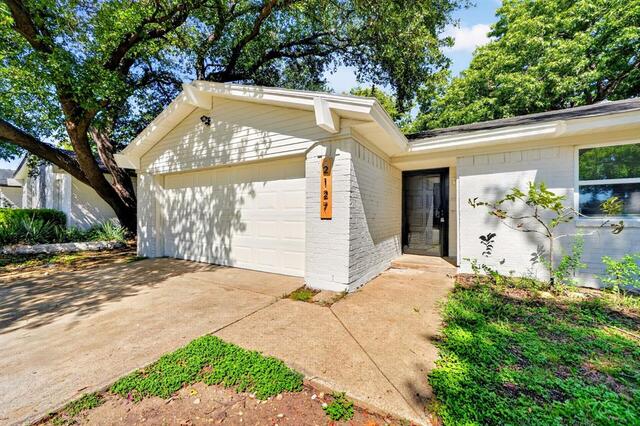 2127 Versailles, Drive Carrollton, TX photo 2