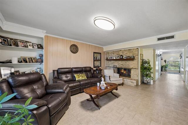 2061 E Peters Colony, Road Carrollton, TX photo 4