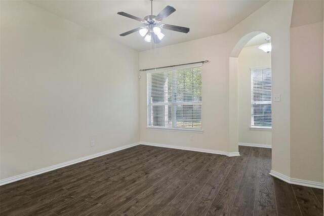 1613 Black Duck Terrace, E Carrollton, TX photo 4