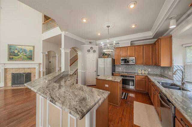5549 Mountain Valley Drive, The Colony, TX photo 2