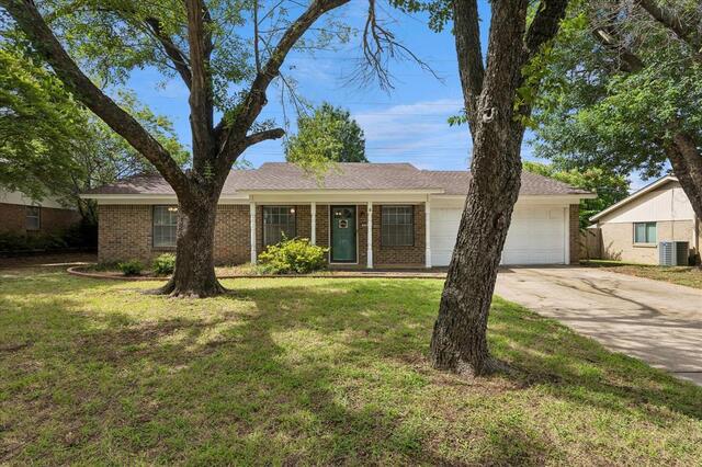936 Springdale Road, Bedford, TX image
