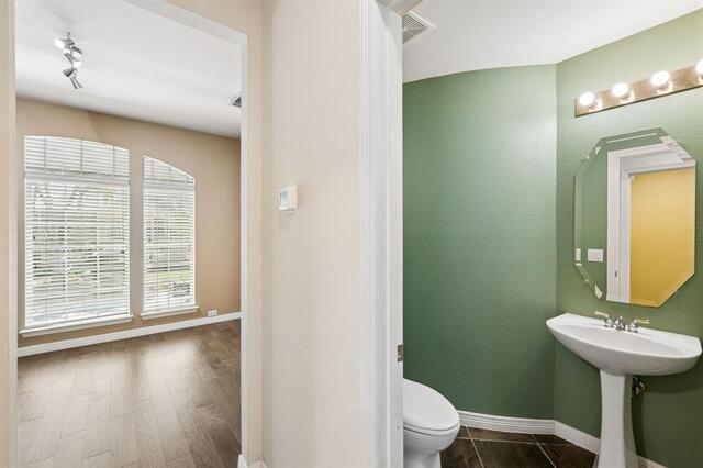 257 Ridge Haven, Drive Lewisville, TX photo 8