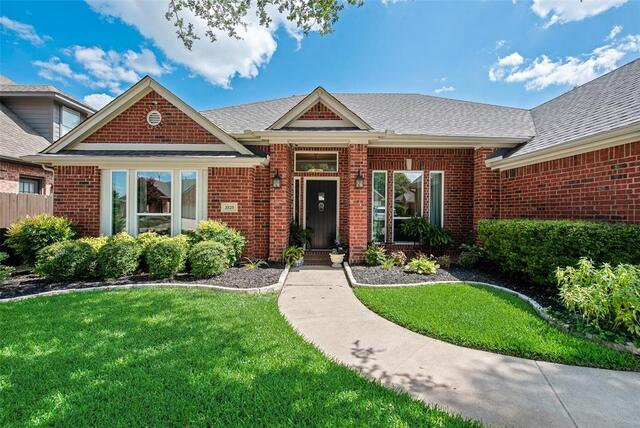 3520 Stone Creek Lane N, Fort Worth, TX image