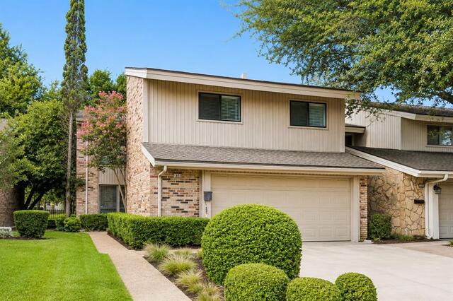 1806 Lakecrest, Court Carrollton, TX photo 2