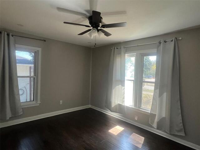 1021 E Russell, Avenue Carrollton, TX photo 9