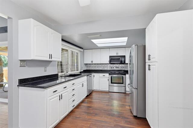 1014 Mountview, Court Carrollton, TX photo 13