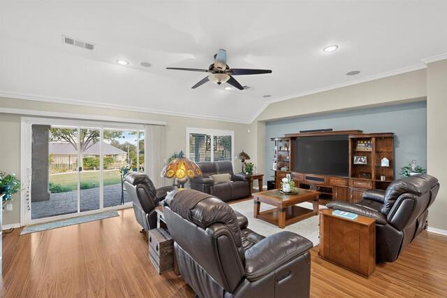 11100 La Jolla, Way Denton, TX photo 5