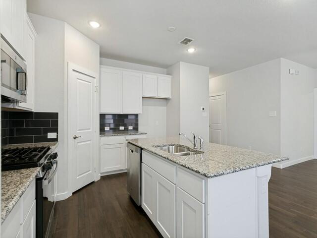 2201 Paxton, Way Denton, TX photo 12