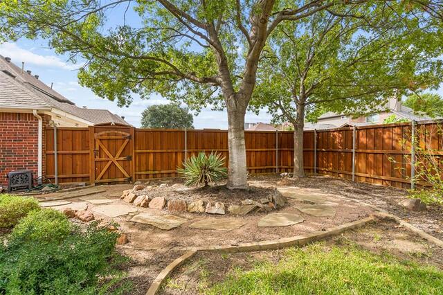 327 Hampton, Court Coppell, TX photo 23