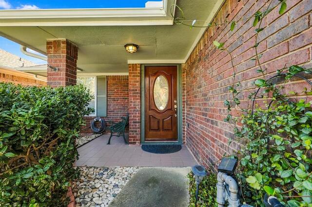 2524 Brooke, Trail Carrollton, TX photo 2