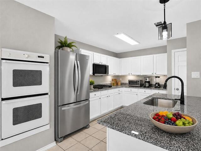 1104 Breezewood, Drive Lewisville, TX photo 4