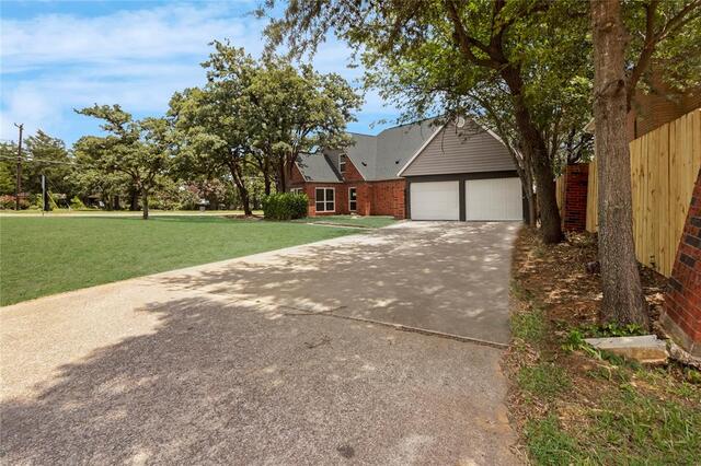 6112 W Poly Webb Road, Arlington, TX image
