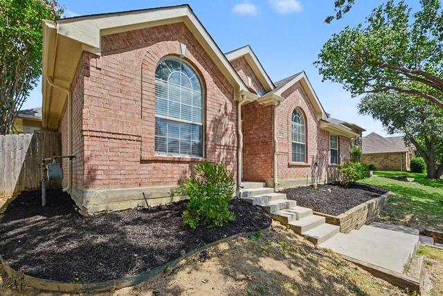 2033 Piedmont, Drive Lewisville, TX photo 3