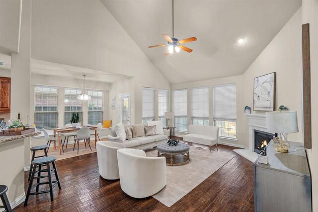 2800 Cole Castle, Drive Lewisville, TX photo 4