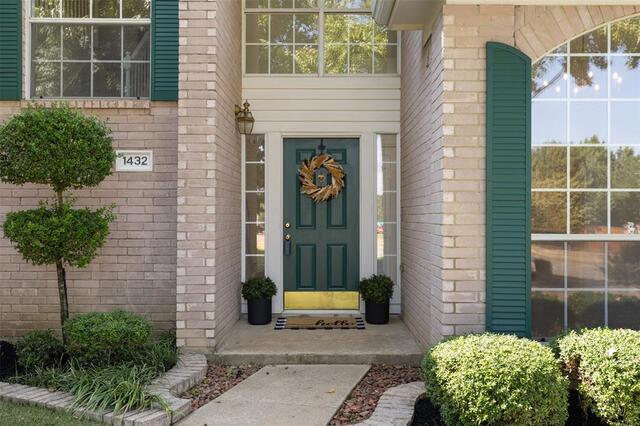 1432 Swan, Court Lewisville, TX photo 5
