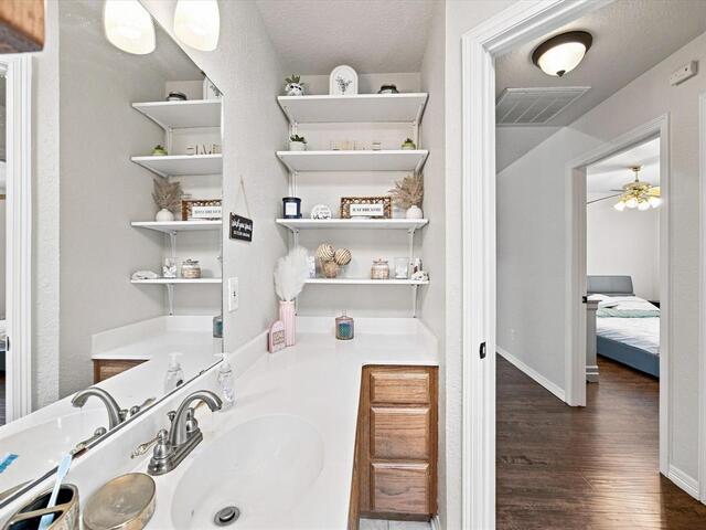 2532 John, Drive Denton, TX photo 12