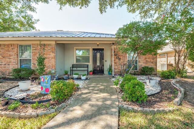 2006 E Branch Hollow, Drive Carrollton, TX photo 2