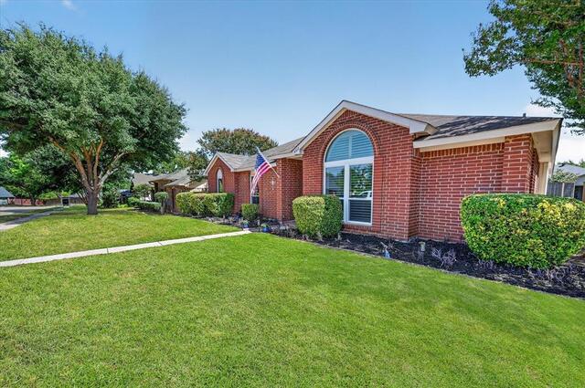 4312 Hillshire Court, Flower Mound, TX photo 3