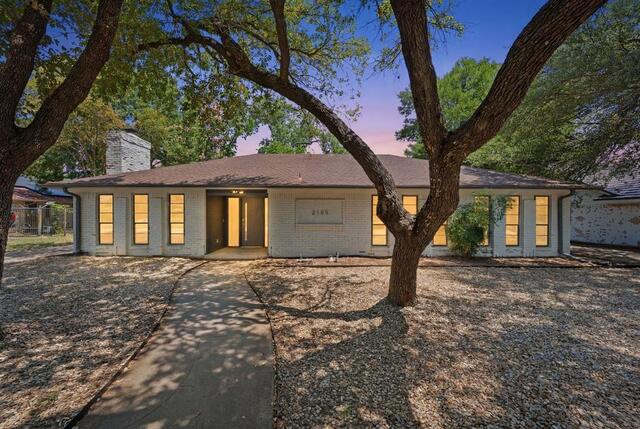 2105 Inverness Drive, Arlington, TX image