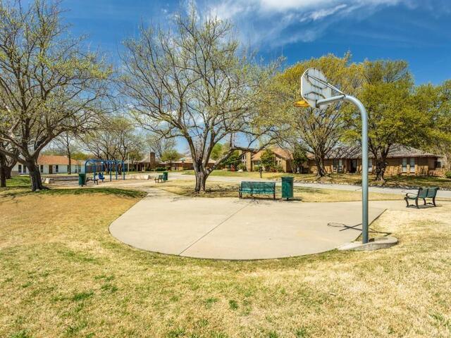 924 Thoreau, Lane Allen, TX photo 34