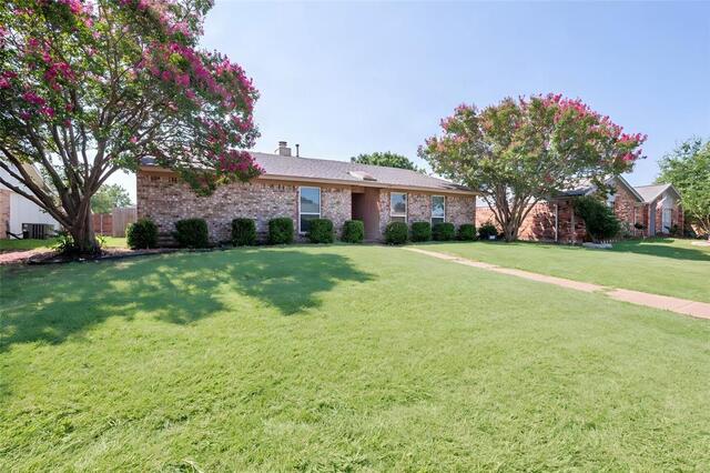 1654 Clarendon, Drive Lewisville, TX photo 3