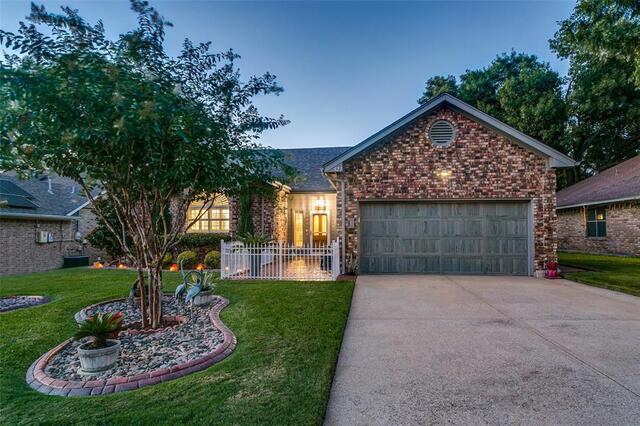 521 Millican, Drive Lewisville, TX photo 2