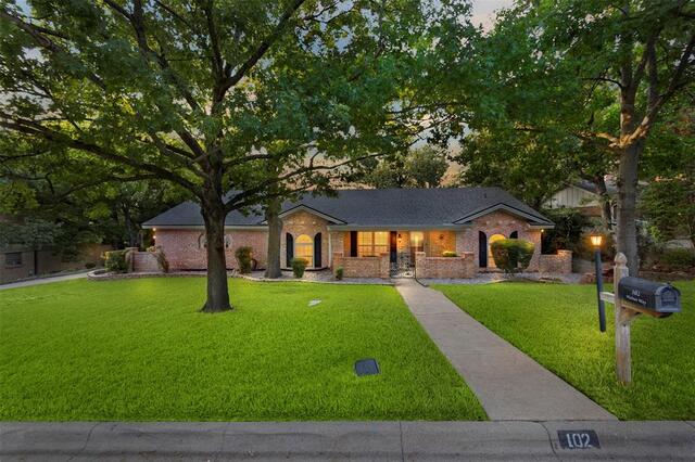 102 Walnut Way, Euless, TX image