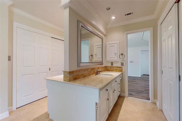 2251 Woodcreek, Street Carrollton, TX photo 27