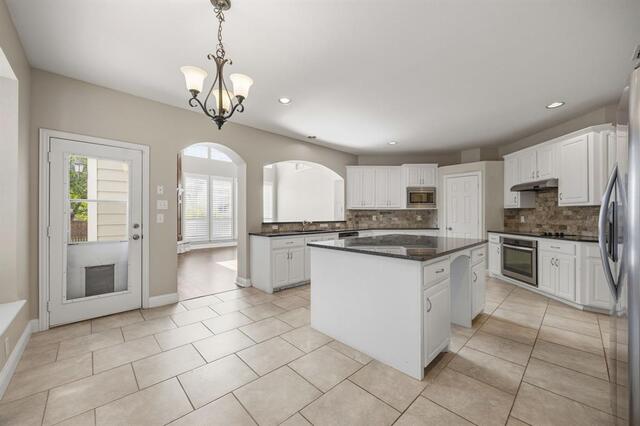 2022 Country Brook, Lane Allen, TX photo 12