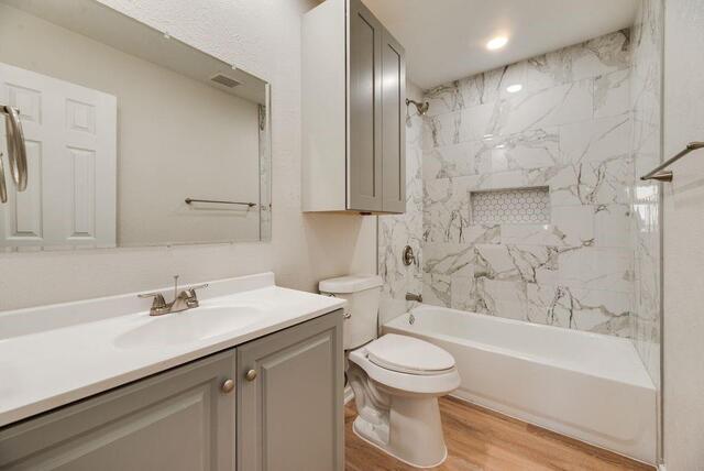 3101 Abbey, Road Carrollton, TX photo 9