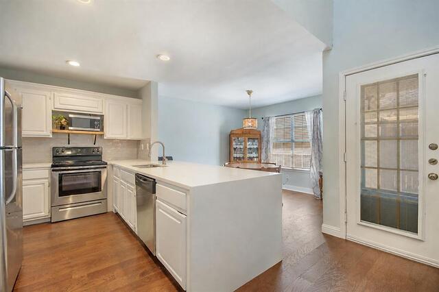 704 Creekwood, Drive Lewisville, TX photo 6