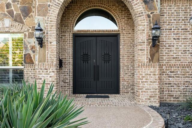 2312 Maidens Castle, Drive Lewisville, TX photo 3
