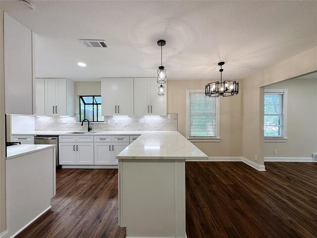 1814 Walnut, Avenue Carrollton, TX photo 5