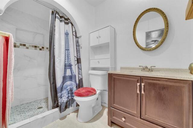 5013 Shannon Drive, The Colony, TX photo 14