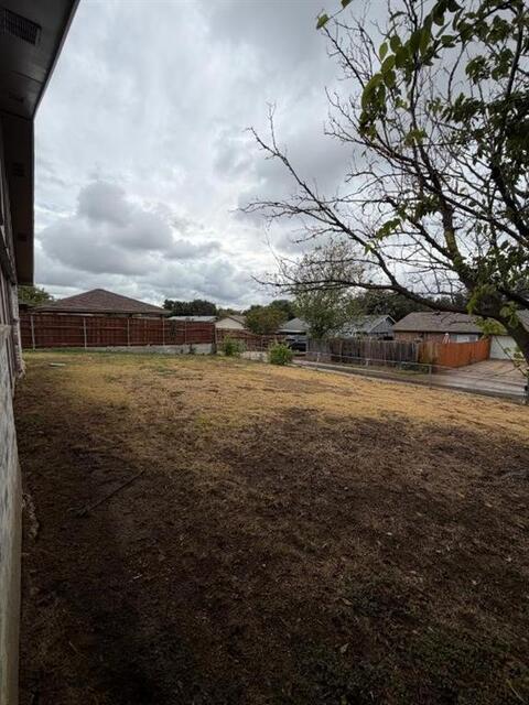 2915 Rayswood, Drive Carrollton, TX photo 22