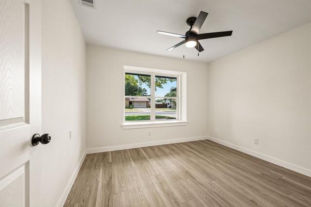 1003 Summit, Circle Carrollton, TX photo 16