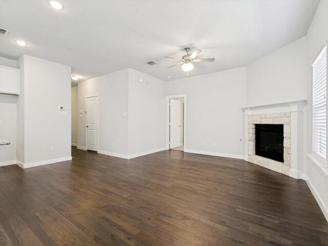 2201 Paxton, Way Denton, TX photo 7