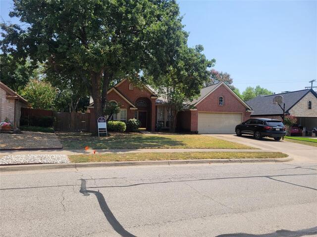 1817 Parkwood Drive, Grapevine, TX image