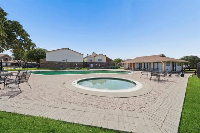 2108 Via, Madonna Carrollton, TX photo 31