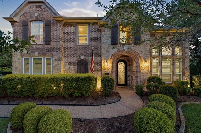 2104 Beachview Drive, Flower Mound, TX photo 3