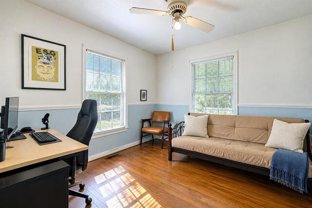 1007 E Russell, Avenue Carrollton, TX photo 8