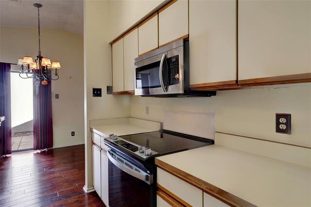 2109 Brook Mount, Court Carrollton, TX photo 8