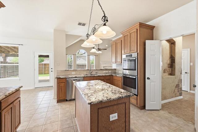 1401 Big Falls Drive, Flower Mound, TX photo 18