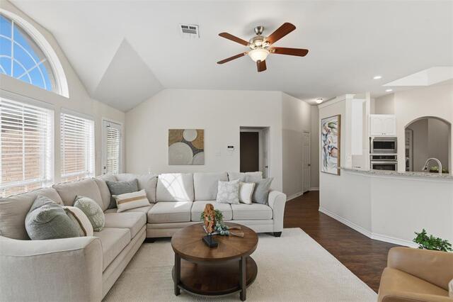 416 Kyle, Lane Lewisville, TX photo 9