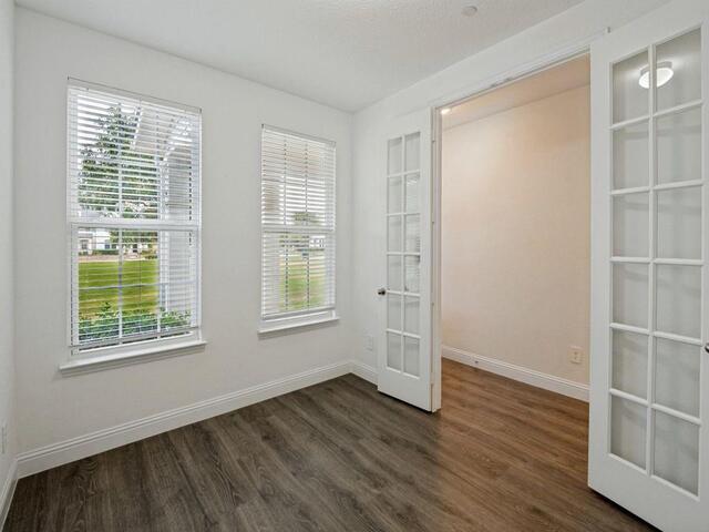 1024 Thomas, Place Carrollton, TX photo 12