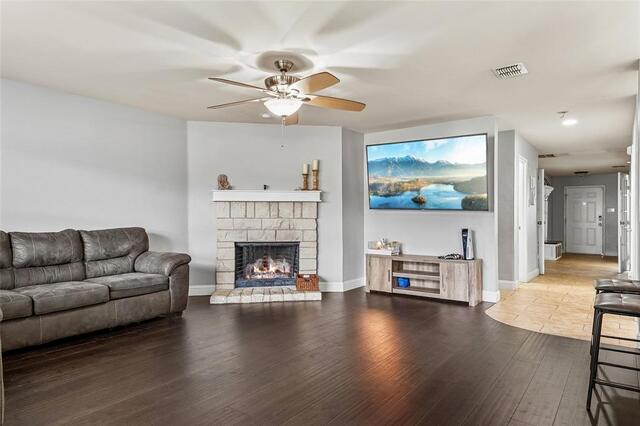 3301 Highpoint, Drive Denton, TX photo 3