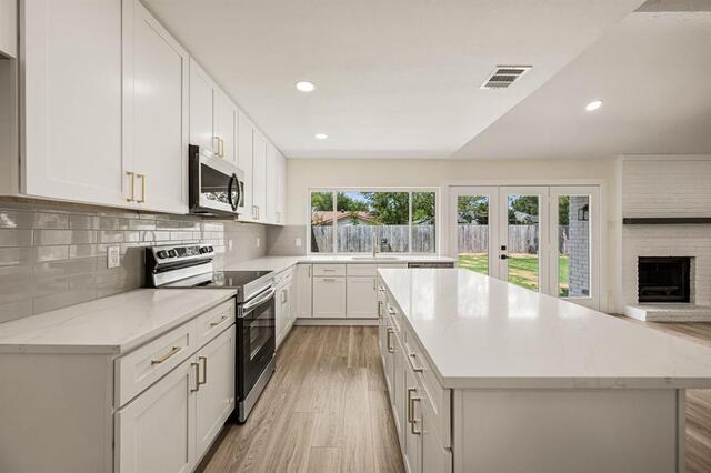1003 Summit, Circle Carrollton, TX photo 8
