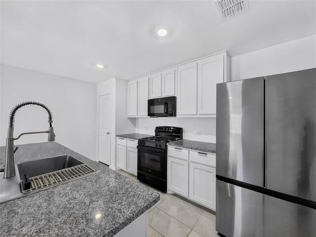 1520 Claireborne Court, Little Elm, TX photo 8