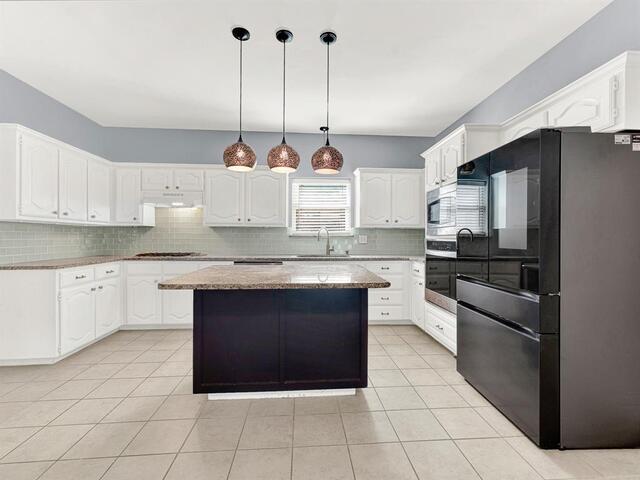 1315 Normandy, Lane Allen, TX photo 13