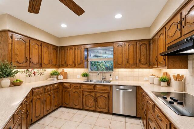 2404 Monmouth, Court Plano, TX photo 17